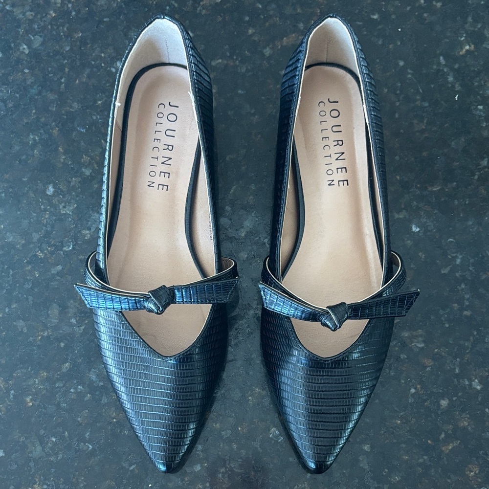 Journee Collection Textured Black Heels